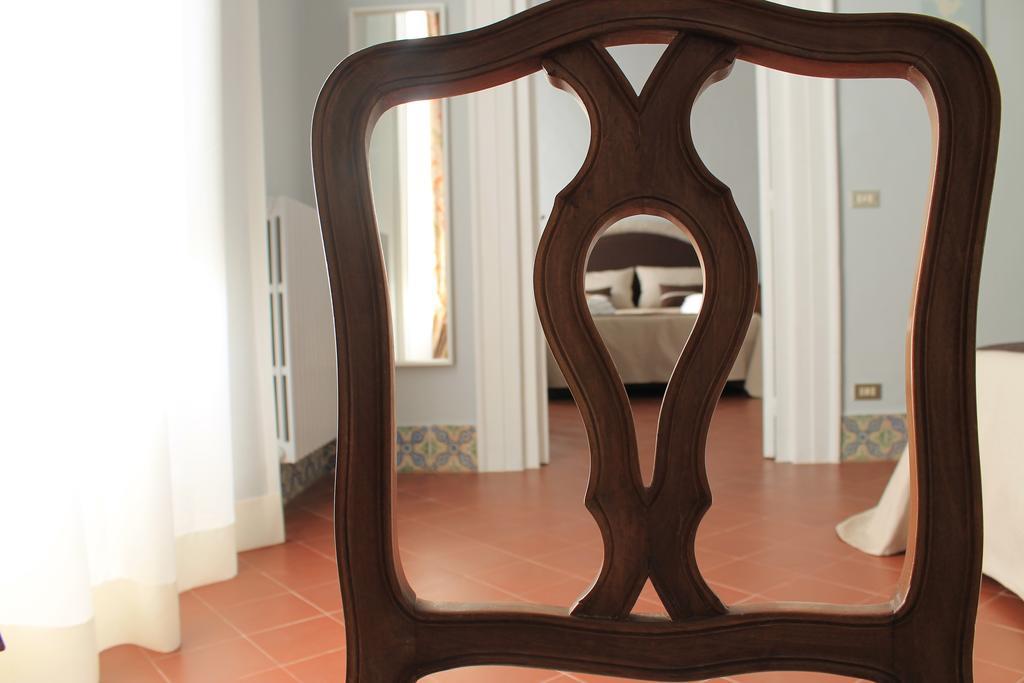 Palazzo Bianchi Domus Holidays Trani Eksteriør billede