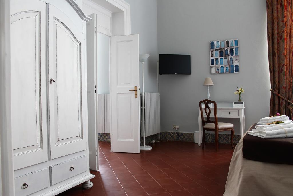 Palazzo Bianchi Domus Holidays Trani Eksteriør billede