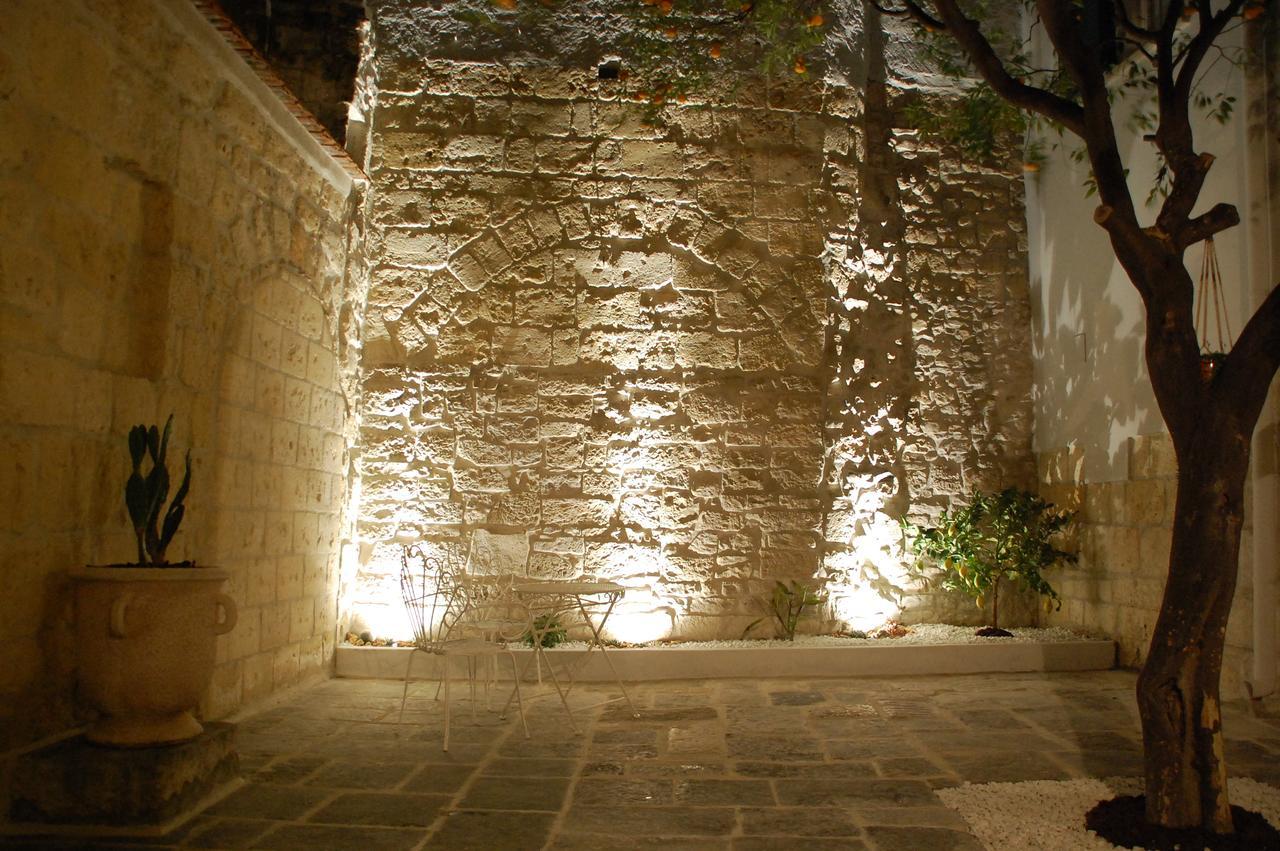 Palazzo Bianchi Domus Holidays Trani Eksteriør billede