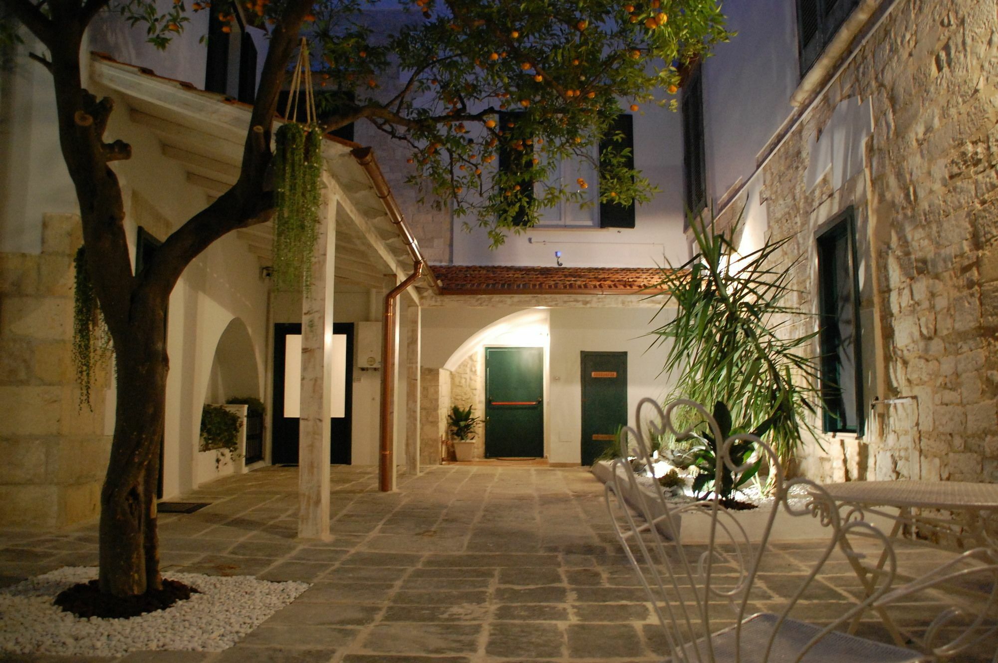 Palazzo Bianchi Domus Holidays Trani Eksteriør billede